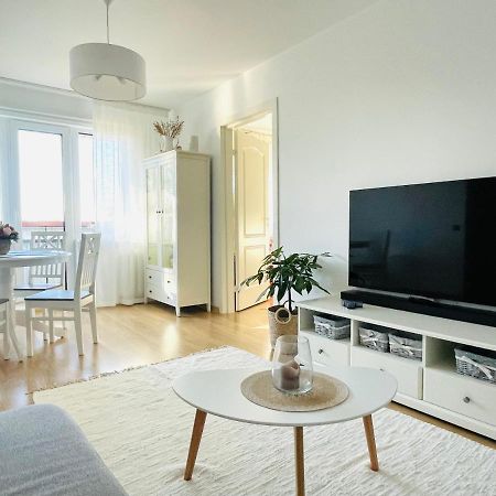 Keskuse Apartment With A Balcony Haapsalu Exterior foto